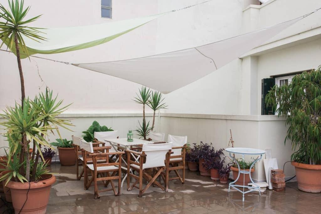 Mid Century 3 Bdr City Centre Townhouse เอเธนส์ ภายนอก รูปภาพ
