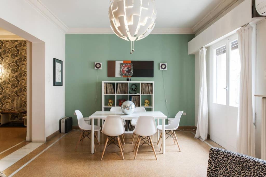 Mid Century 3 Bdr City Centre Townhouse เอเธนส์ ภายนอก รูปภาพ