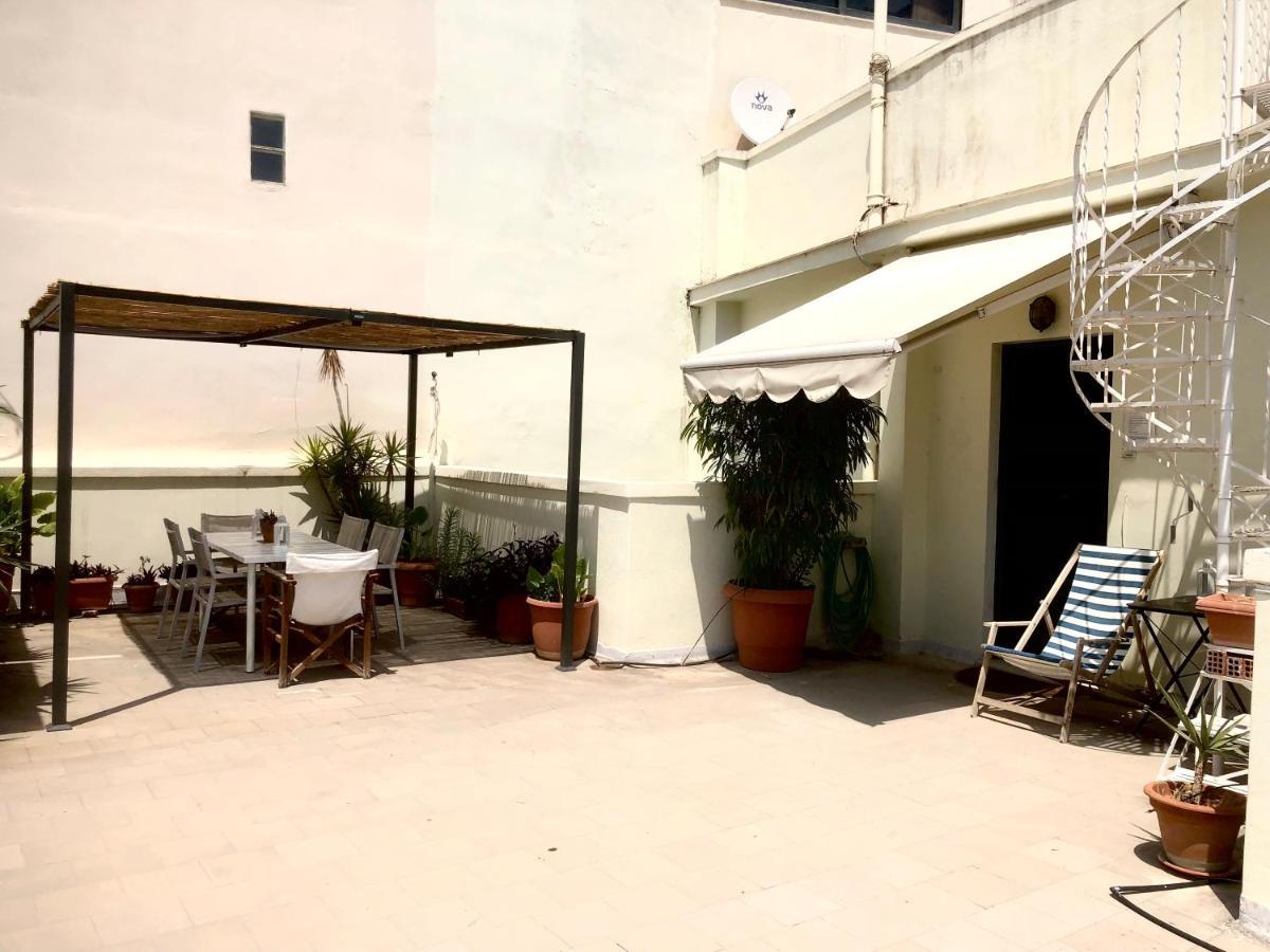 Mid Century 3 Bdr City Centre Townhouse เอเธนส์ ภายนอก รูปภาพ